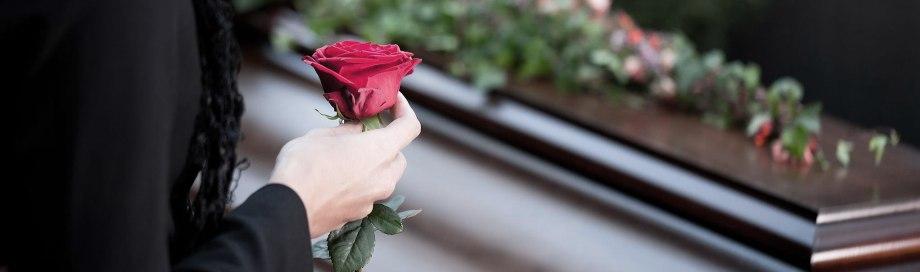 Что кладут в гроб покойнику?